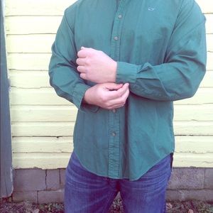 Forest green Vineyard Vines men shirt L /XL